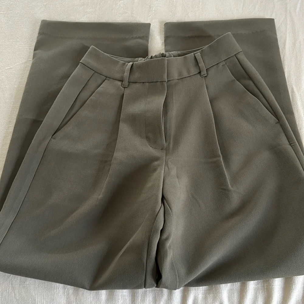 Old Navy Extra High Rise Wide Leg Taylor Trouser - Picture 5 of 6